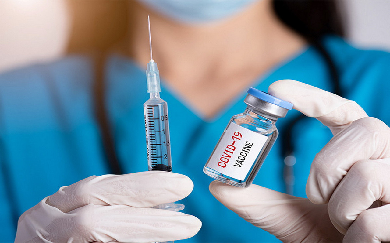 Югра сделала вакцинацию против КОВИД-19 обязательной для некоторых категорий граждан.