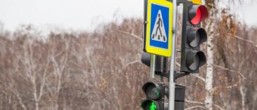 На трех улицах Сургута заработали светофоры в новом режиме